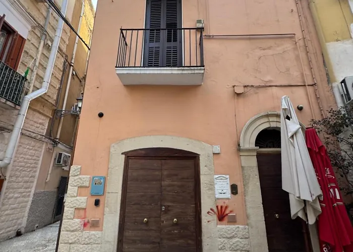 A Un Passo Dalla Cattedrale * בארי